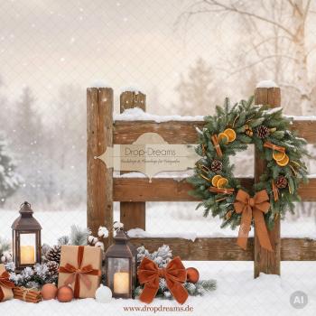 Weihnachts-Backdrop Winter Spice quadratisch mit Holzzaun, Gewürzkranz und Laternen in Terrakotta und Braun von Drop-Dreams
